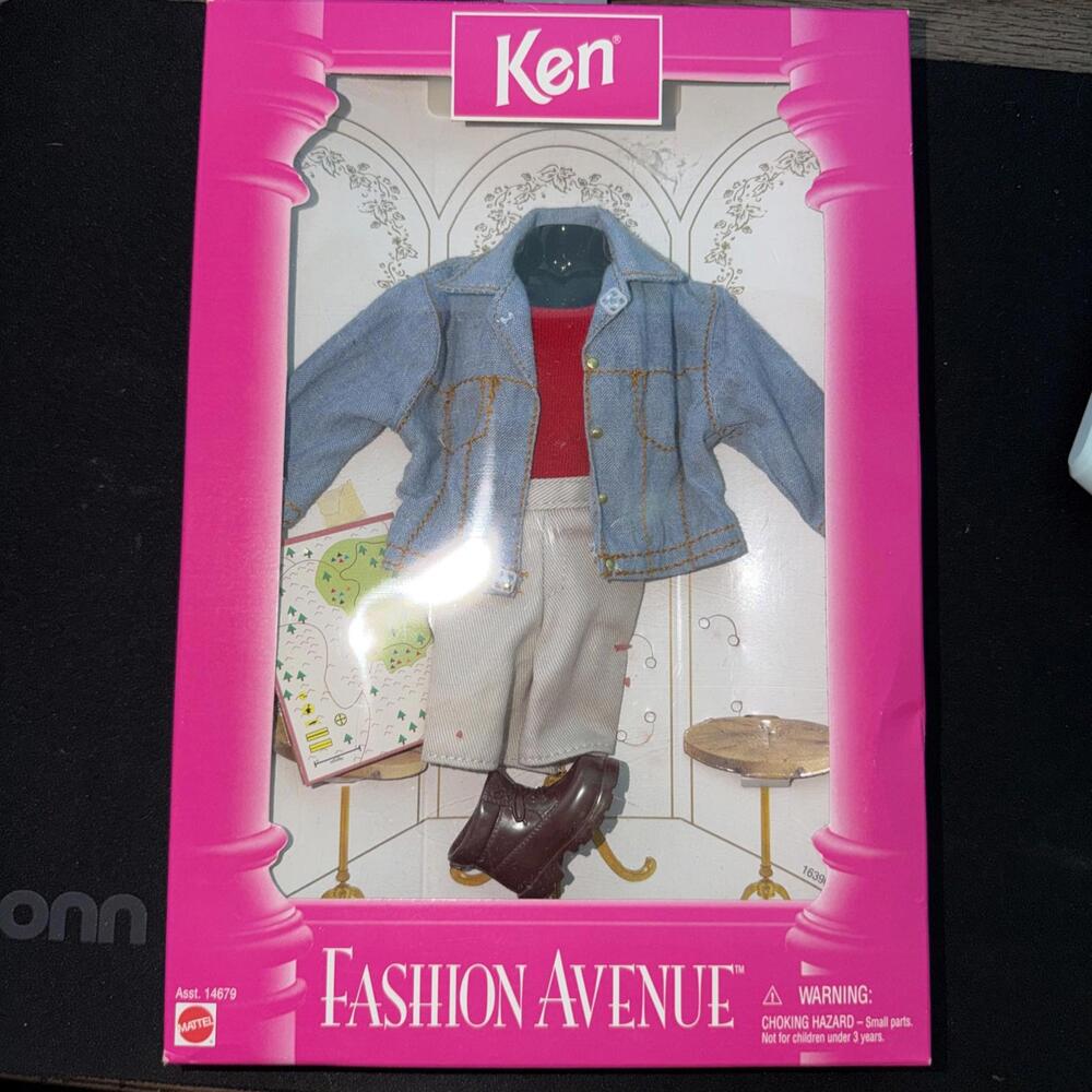NIB - Ken 1996 FASHION AVENUE Hiking Fashion Mattel Asst.# 14679 J17